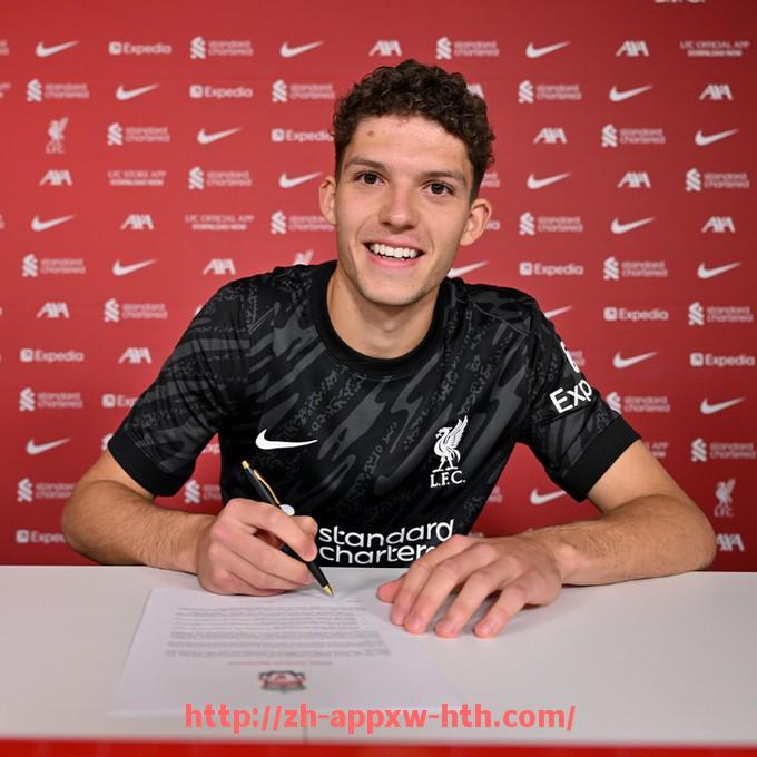 HTH华体会APP下载-法甲赛季结束全面总结:积分走势、球队表现与未来预测